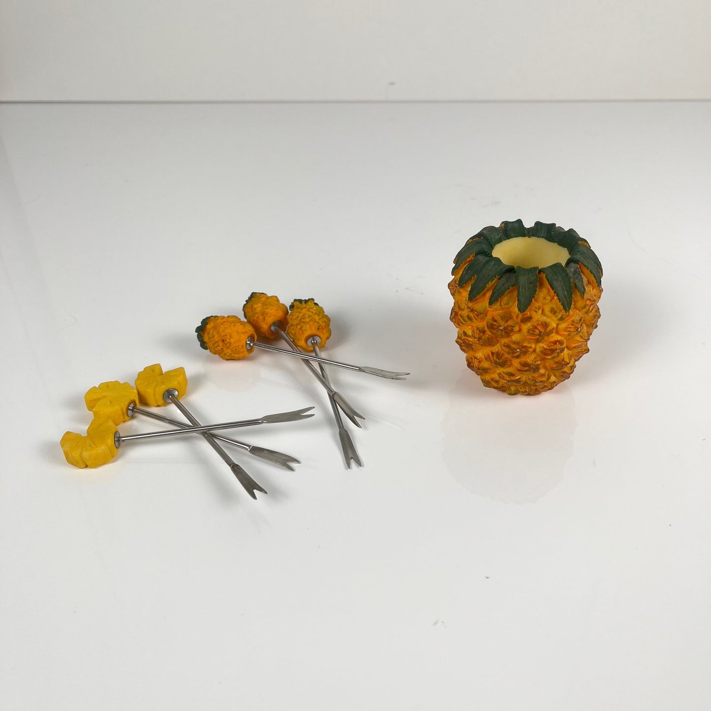 Porte pic et pic apéritif vintage en forme d'ananas, XXe