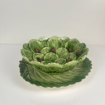 Saladier / Egouttoir barbotine en forme de feuille et fraise