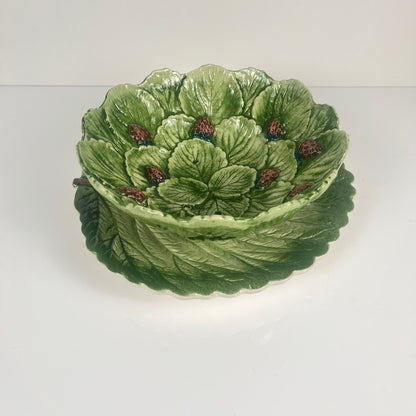 Saladier / Egouttoir barbotine en forme de feuille et fraise