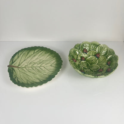 Saladier / Egouttoir barbotine en forme de feuille et fraise