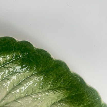 Saladier / Egouttoir barbotine en forme de feuille et fraise
