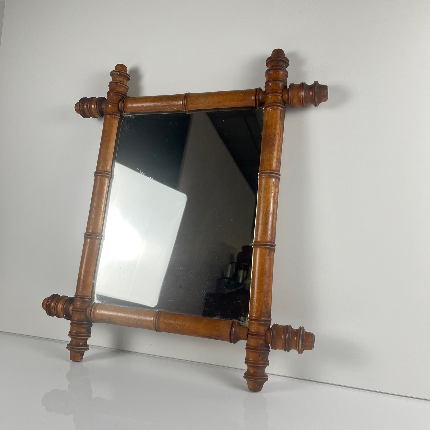 Miroir en bois tourné style bambou, vers 1900-1930