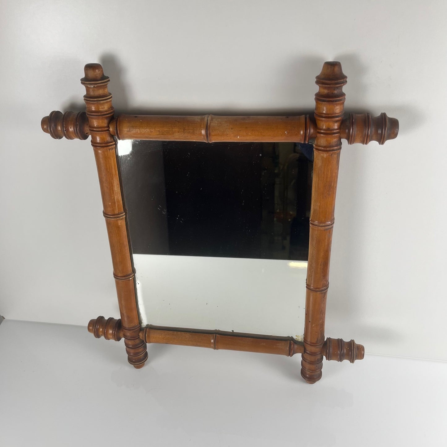 Miroir en bois tourné style bambou, vers 1900-1930