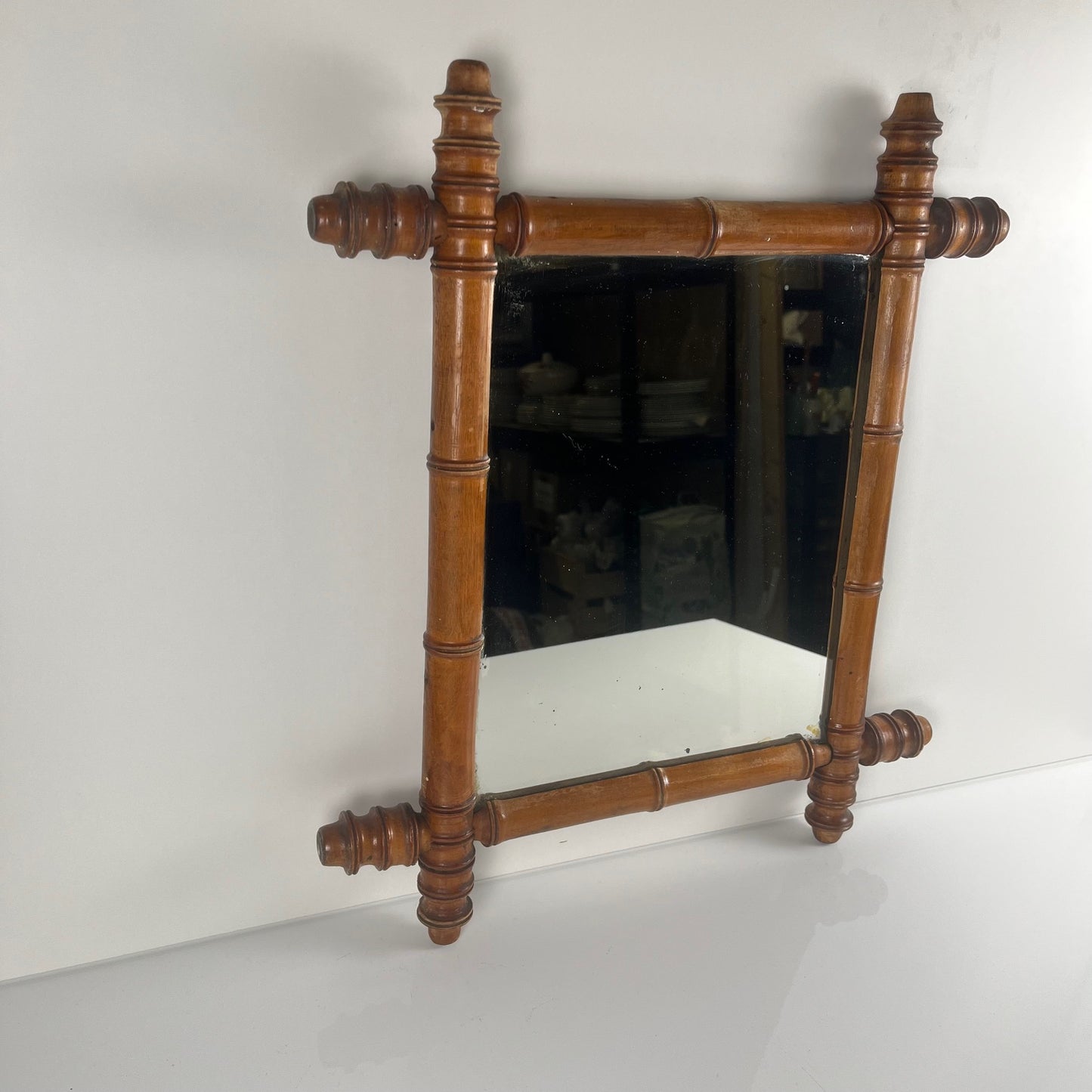 Miroir en bois tourné style bambou, vers 1900-1930