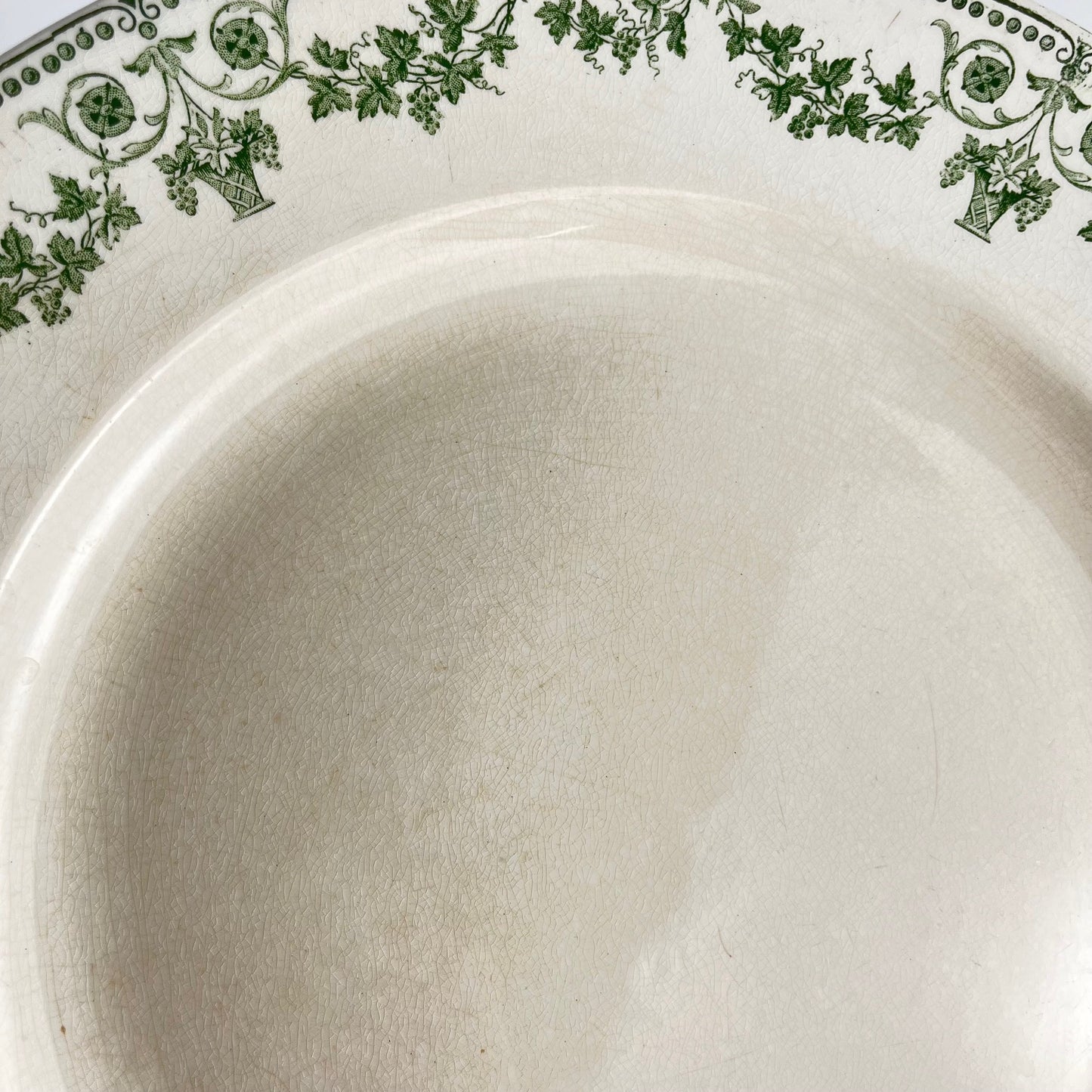 Plat rond "Champagne", Badonviller, vert, début XXème s.