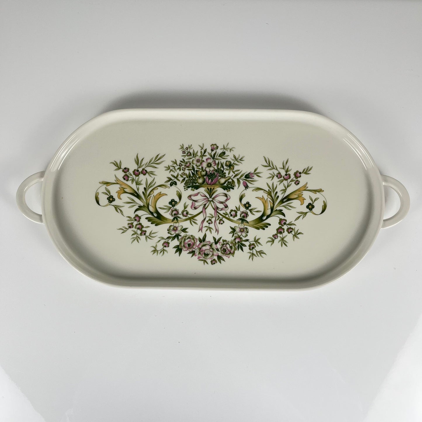 Plat ovale à poignée "Trianon", style Villeroy & Boch