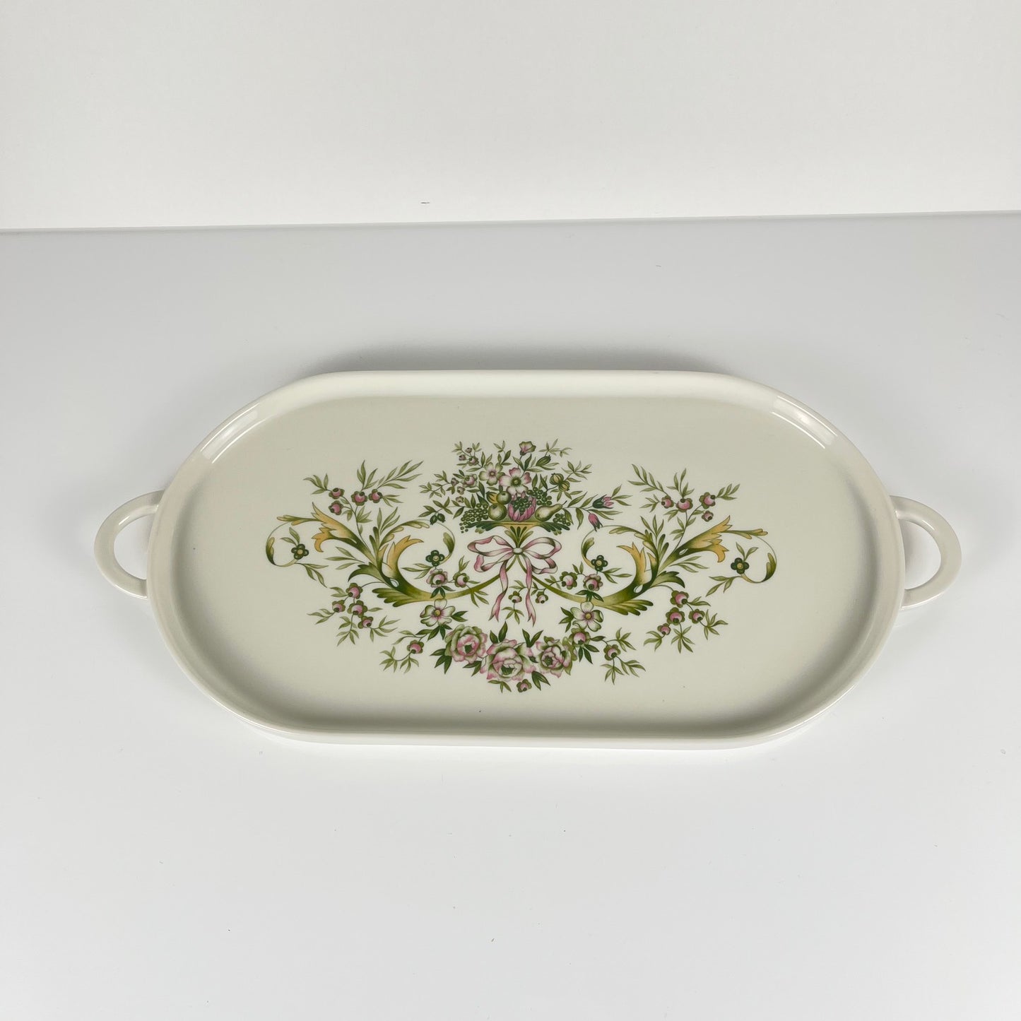 Plat ovale à poignée "Trianon", style Villeroy & Boch