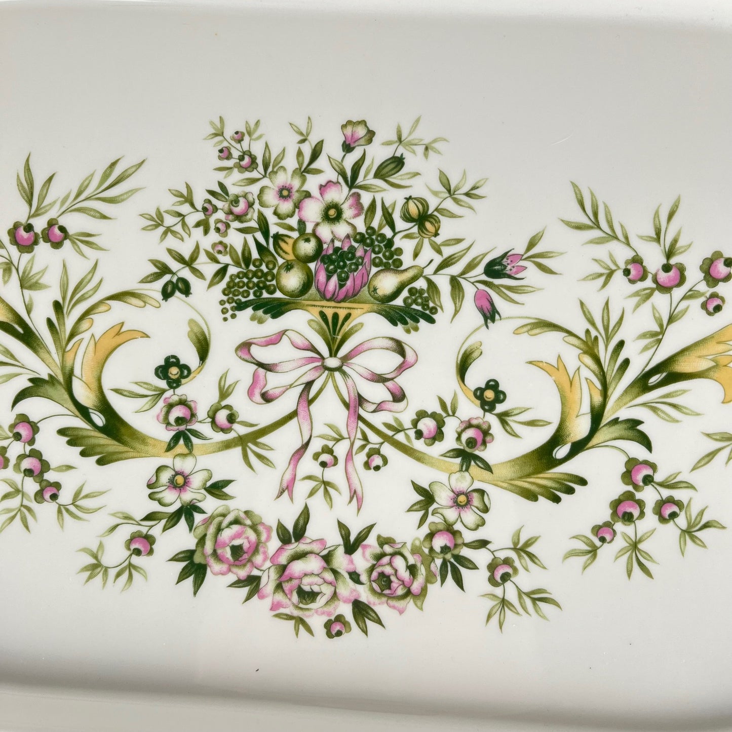Plat ovale à poignée "Trianon", style Villeroy & Boch