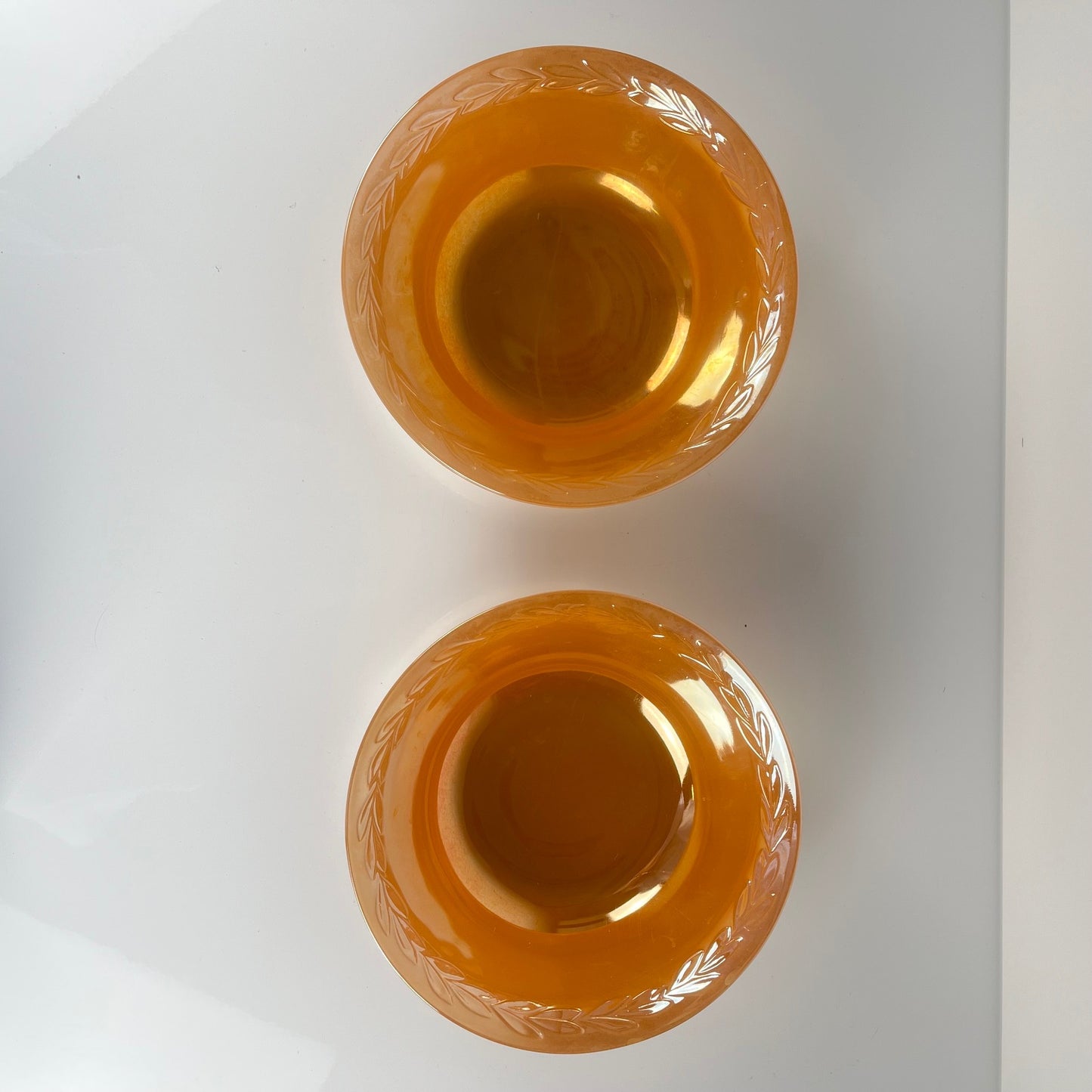 Important service Fire-King Peach Lustre "Feuille de laurier" pour 12 pers., Anchor Hocking , USA, années 50