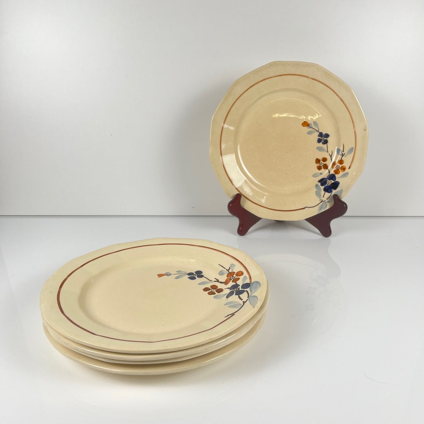 Set of 5 Sarreguemines floral dinner plates, 1920-40