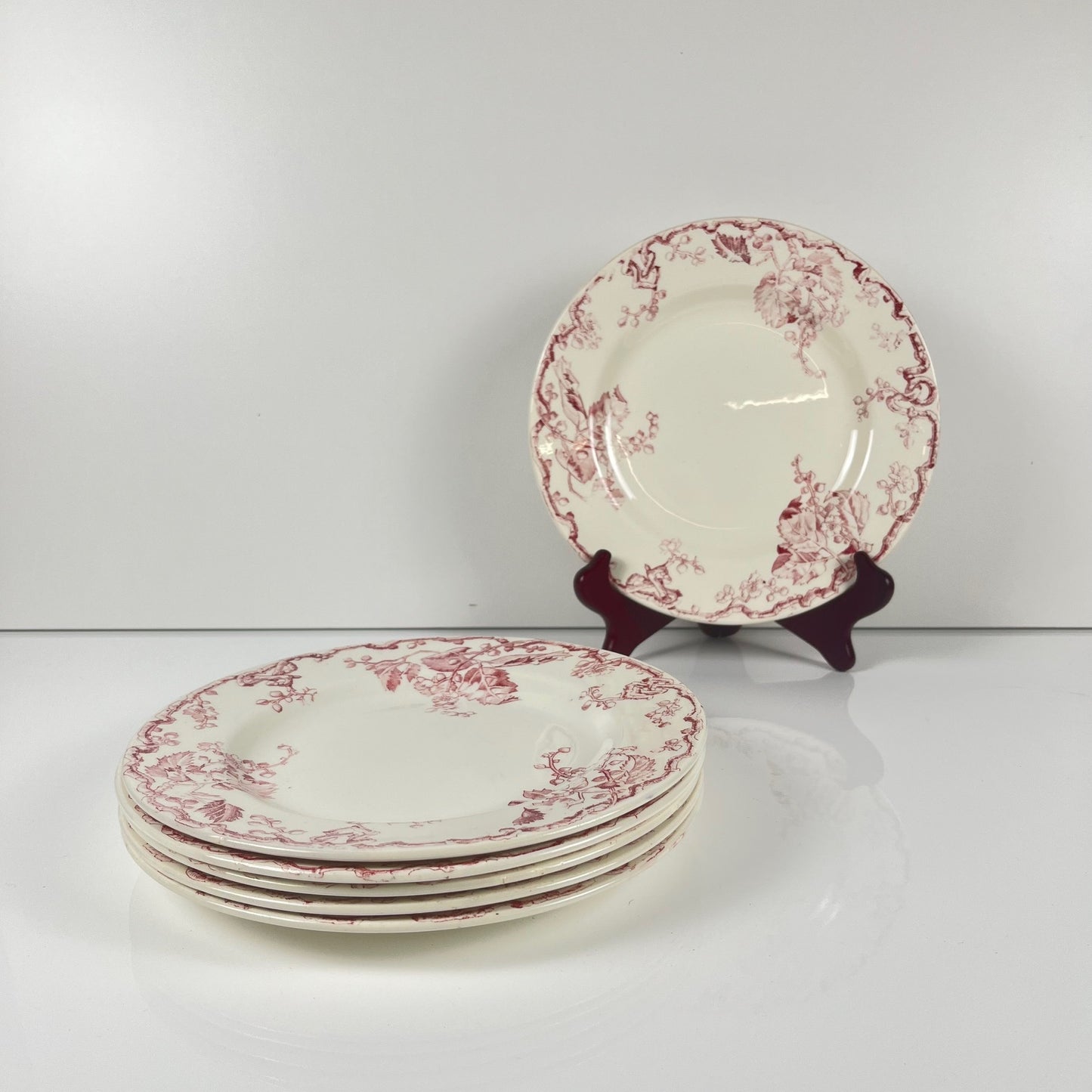 Set de 6 assiettes plates KG Lunéville Terre de fer, " Fontainebleau" , rose, XIXe siècle