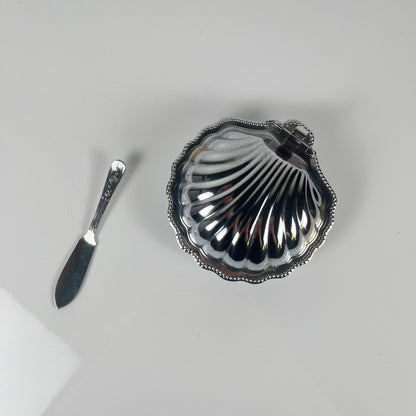 Beurrier coquillage en métal et insert bleu, 1970 avec couteau