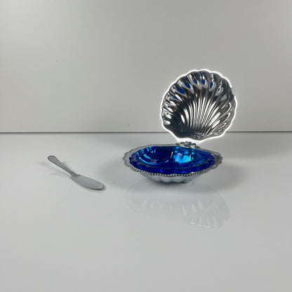 Beurrier coquillage en métal et insert bleu, 1970 avec couteau