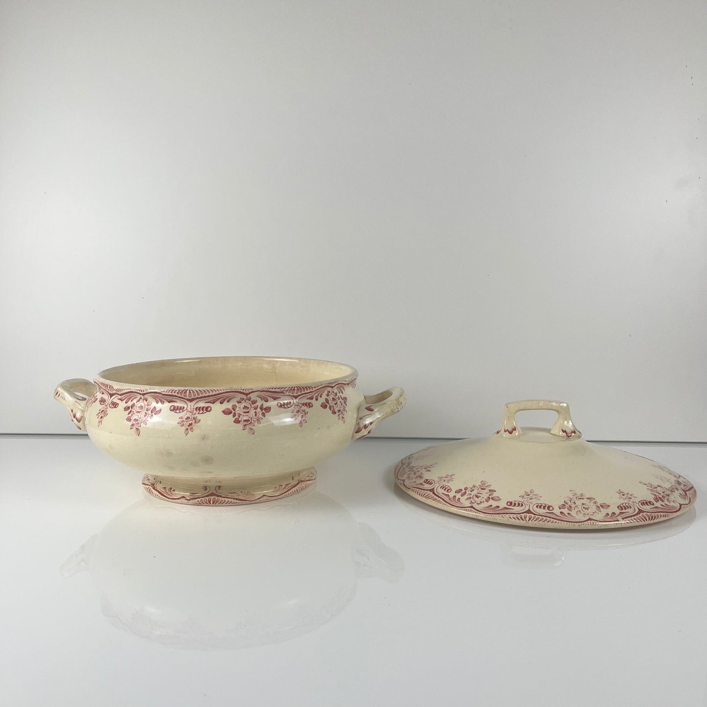 Soupière terre de fer Choisy le roi, faience d'art, H.Boulenger & cie., bordeaux , XIXeme s.