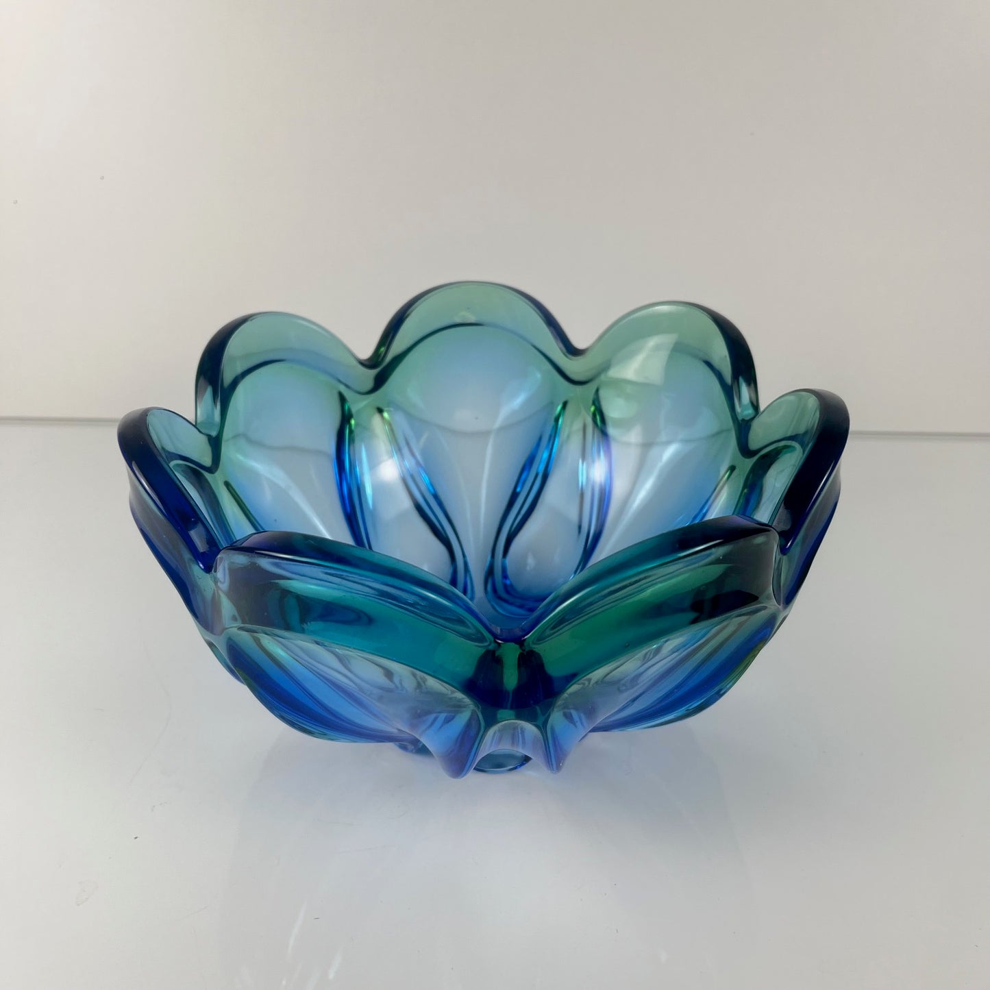 Murano glass bowl / large vide poche, flower shape, green-blue gradient, 1960s