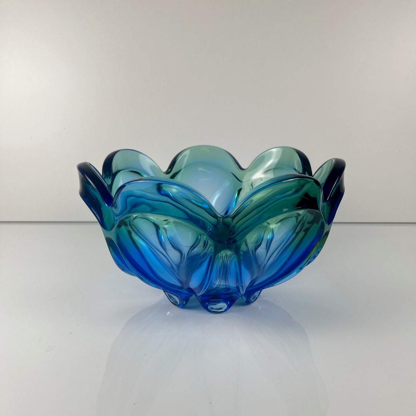 Murano glass bowl / large vide poche, flower shape, green-blue gradient, 1960s