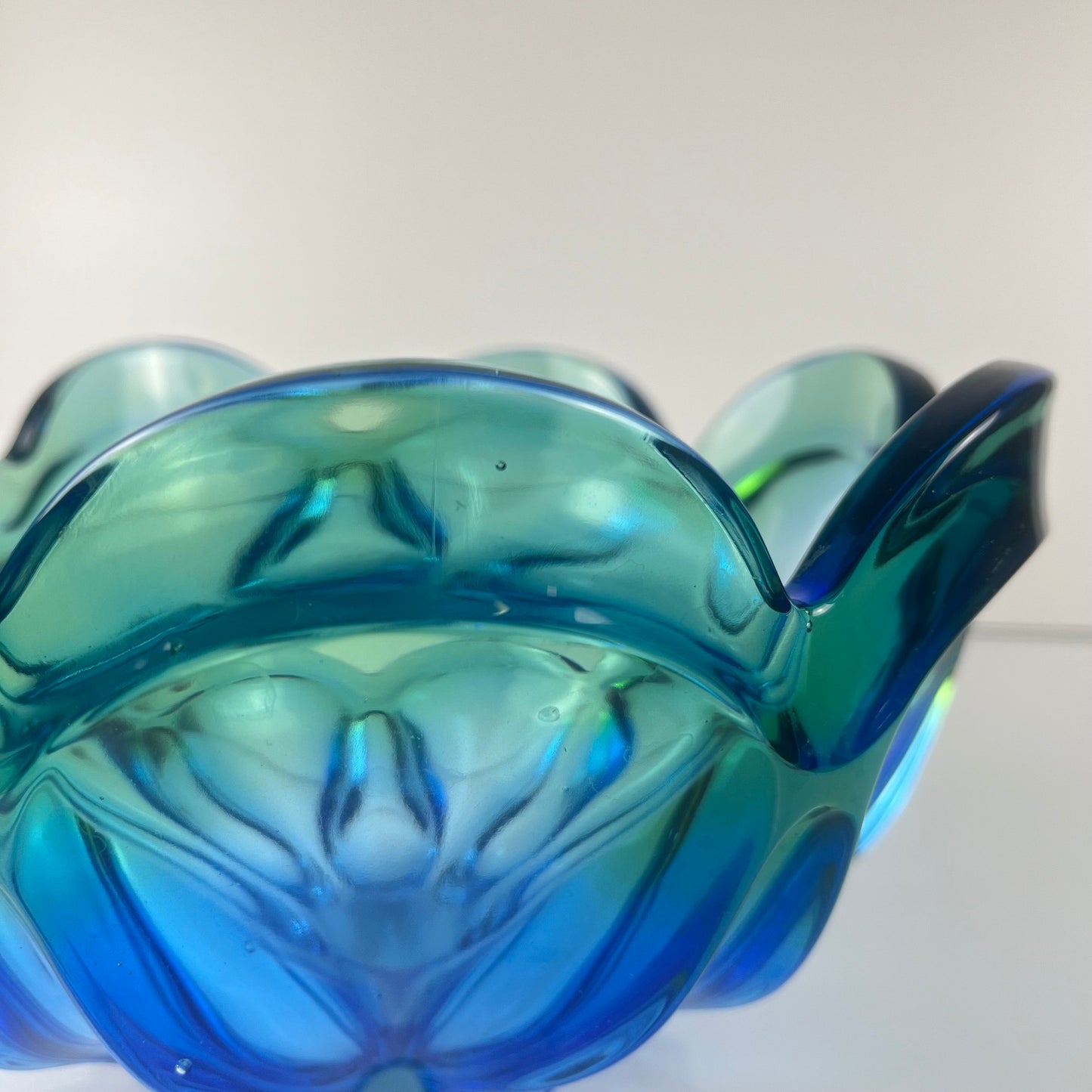 Murano glass bowl / large vide poche, flower shape, green-blue gradient, 1960s