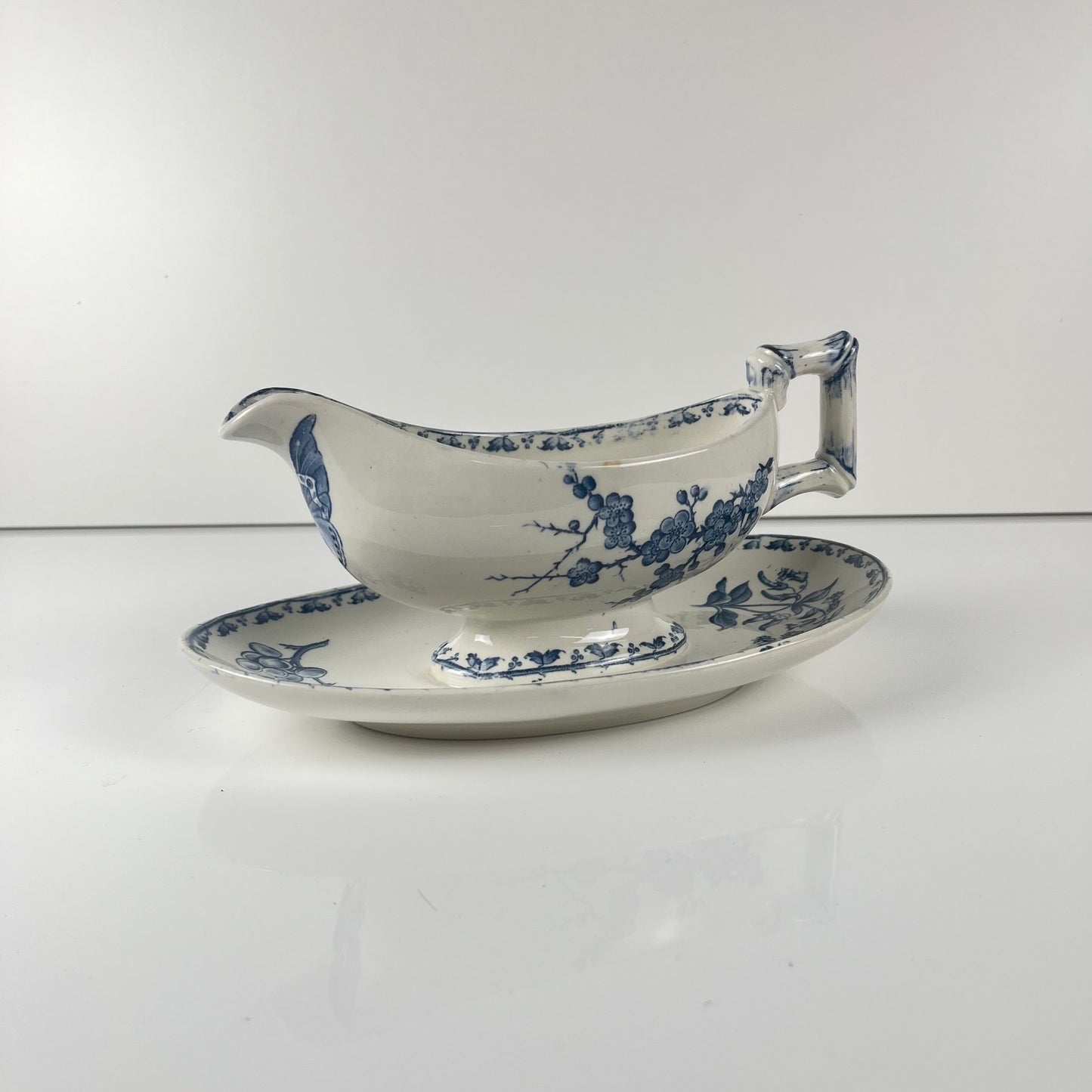 Saucière Terre de fer "Carmen",  Sarreguemines, bleu , 1875-1900