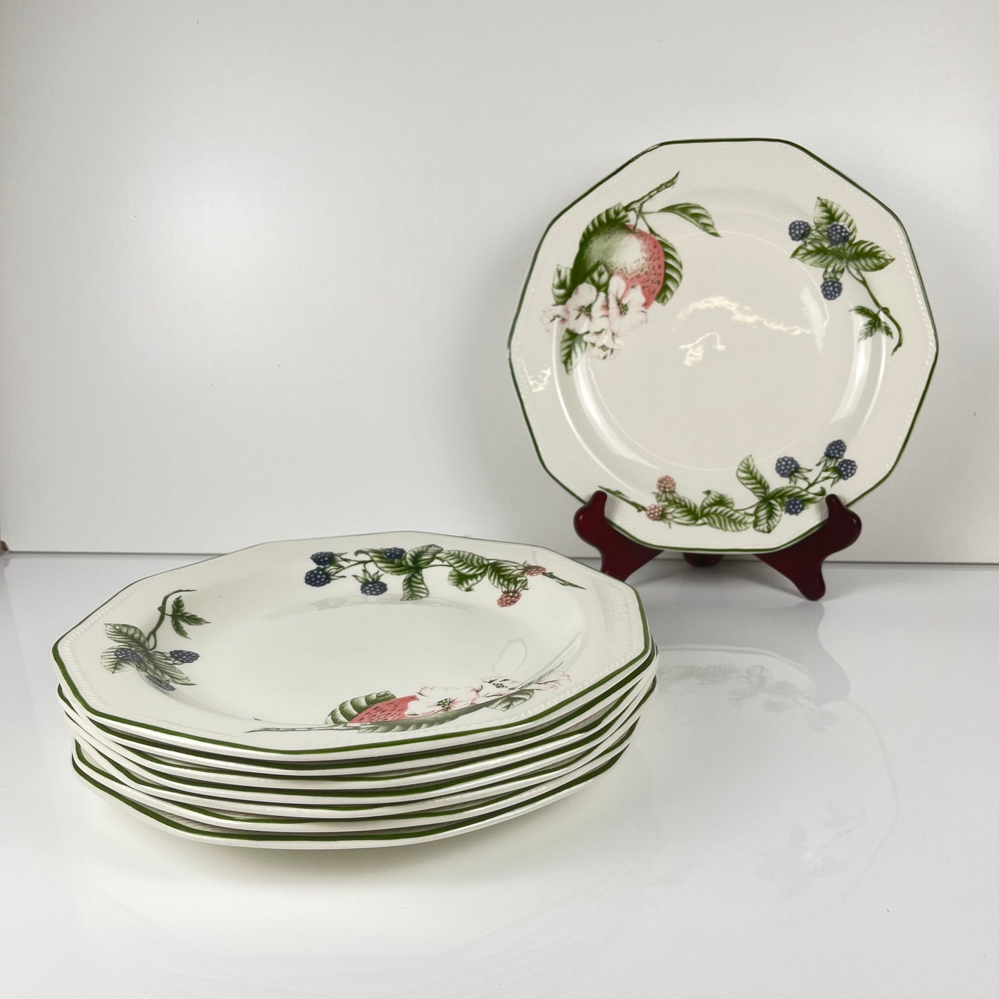 Set de 8 assiettes plates Churchill modele "Victorian Orchard", Staffordshire, Angleterre