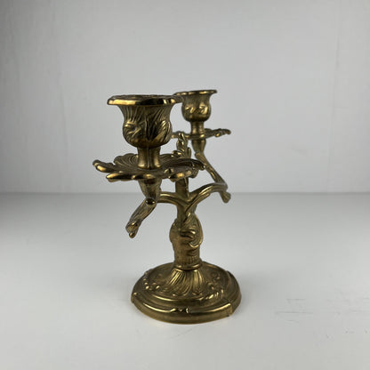 Paire de bougeoirs en laiton doré à deux bras – Style Louis XV rococo , Début XXè.