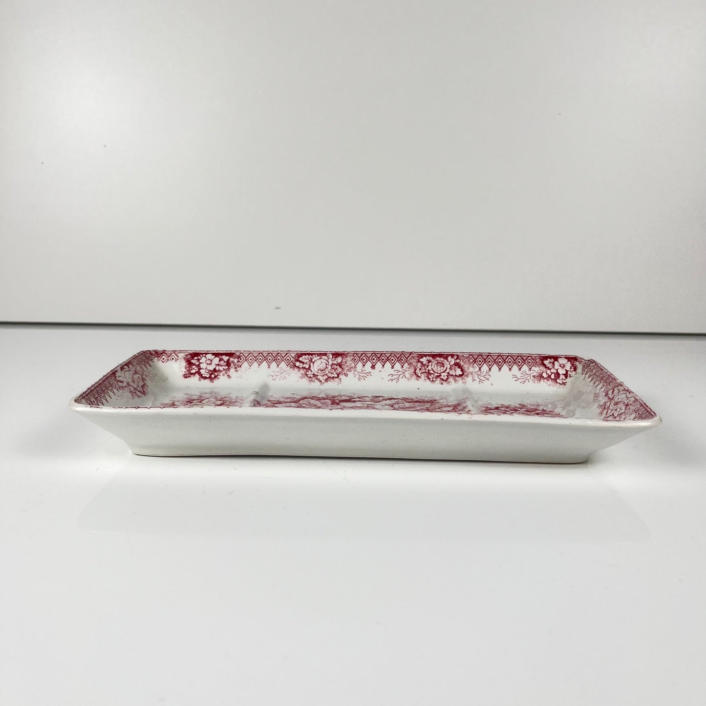 Soap dish, "Jardinière" model, St Amand - Hamage Nord, pink, early 20th century.