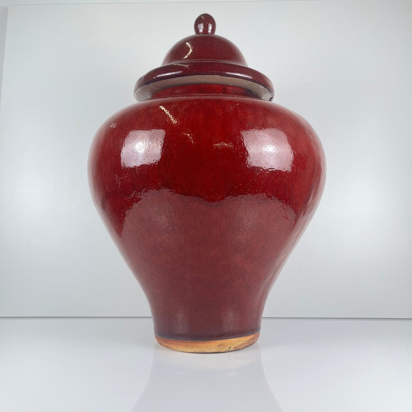 Grande jarre couverte japonaise vintage – céramique émaillée rouge sang-de-bœuf – cachet d’atelier – 49 cm