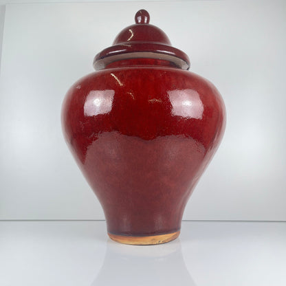 Grande jarre couverte japonaise vintage – céramique émaillée rouge sang-de-bœuf – cachet d’atelier – 49 cm