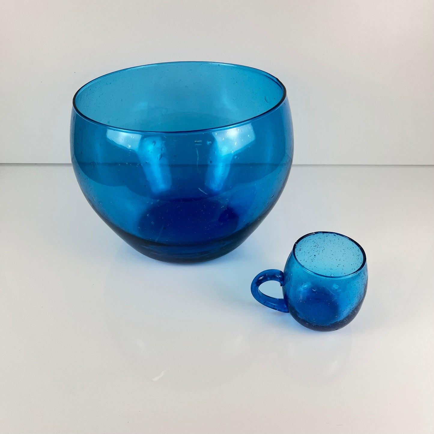 9-person punch set, Biot style, cobalt blue bubble glass, 1970s