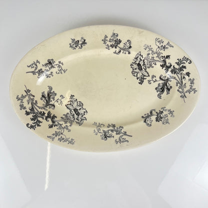 Grand plat ovale terre de fer, modele "Damas" par Sarreguemines, fin XIXe, gris-noir