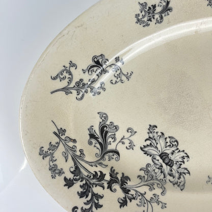 Grand plat ovale terre de fer, modele "Damas" par Sarreguemines, fin XIXe, gris-noir