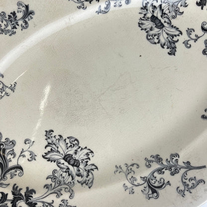 Grand plat ovale terre de fer, modele "Damas" par Sarreguemines, fin XIXe, gris-noir