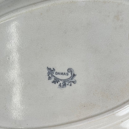 Grand plat ovale terre de fer, modele "Damas" par Sarreguemines, fin XIXe, gris-noir