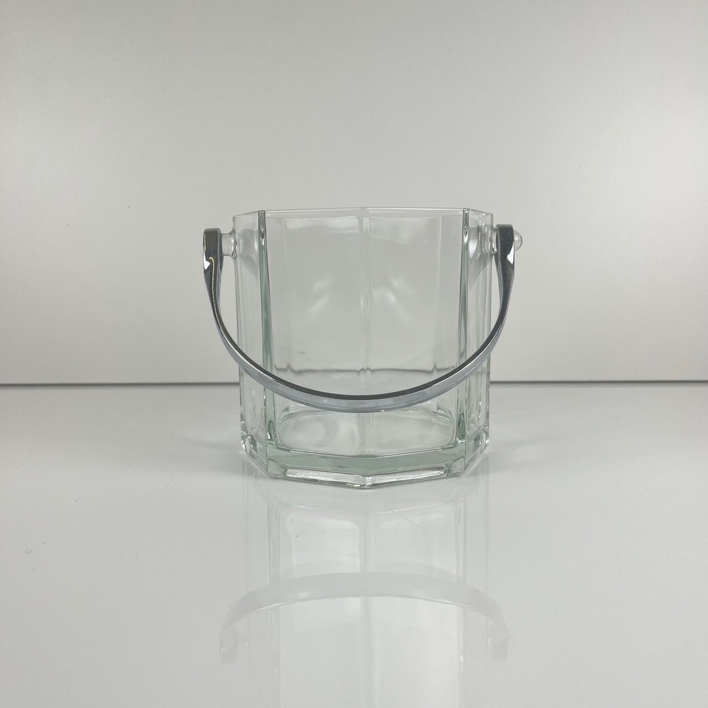 Sceau à glaçon octogonal en verre et anse en métal, 1970/80, france