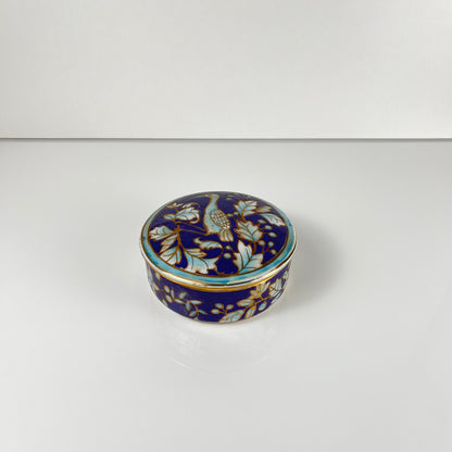 Chinese blue porcelain box with bird and flower motif, Guangxu style, 20th century