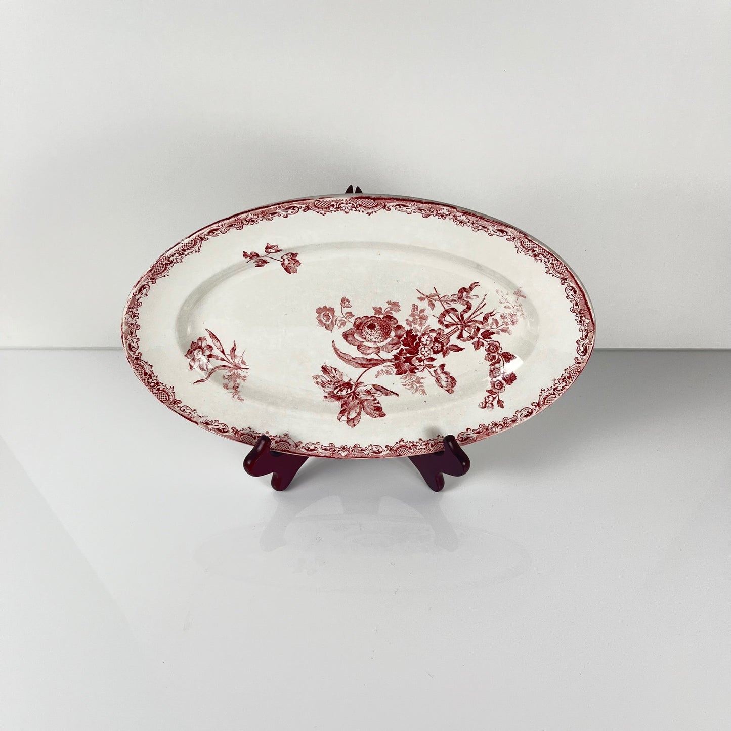 Oval dish "Fontange" Sarreguemines, red