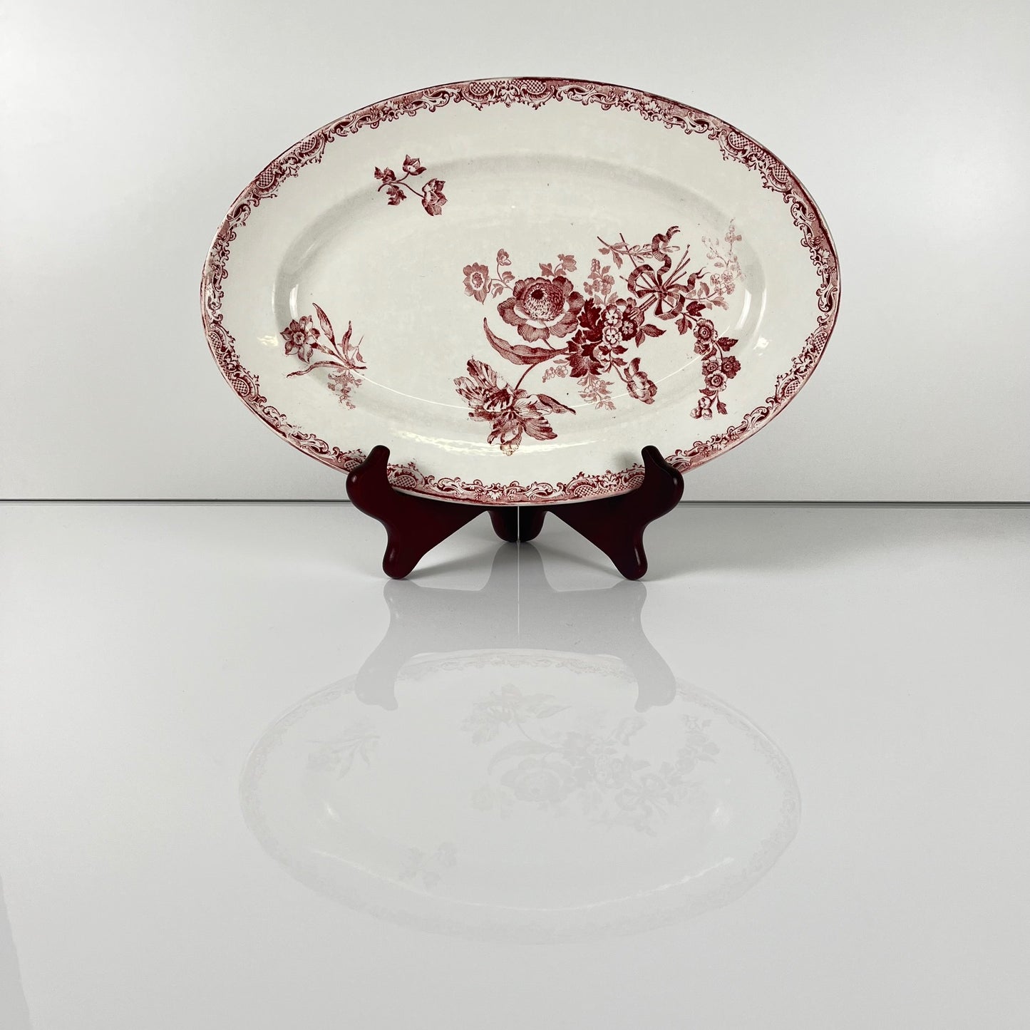 Oval dish "Fontange" Sarreguemines, red