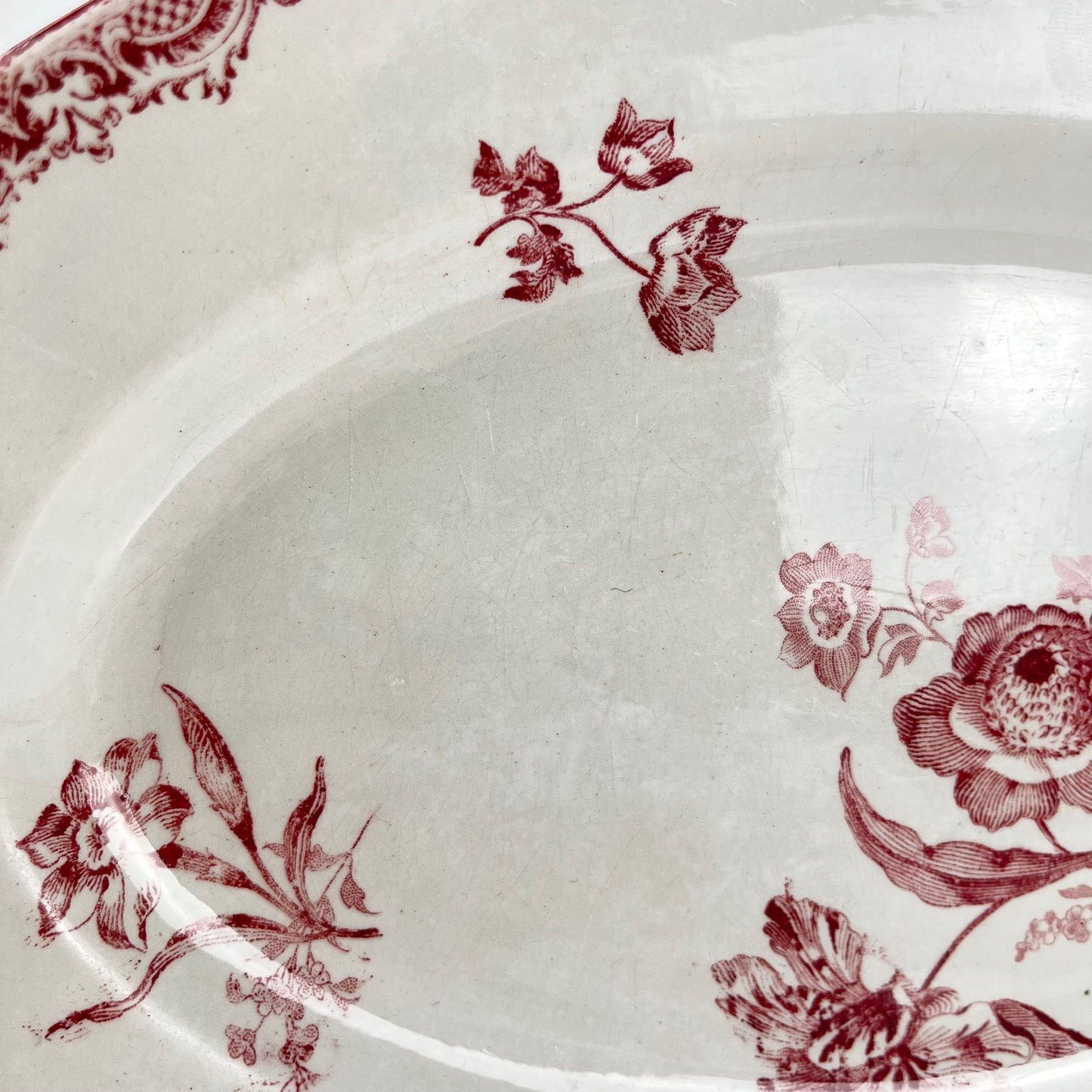 Oval dish "Fontange" Sarreguemines, red