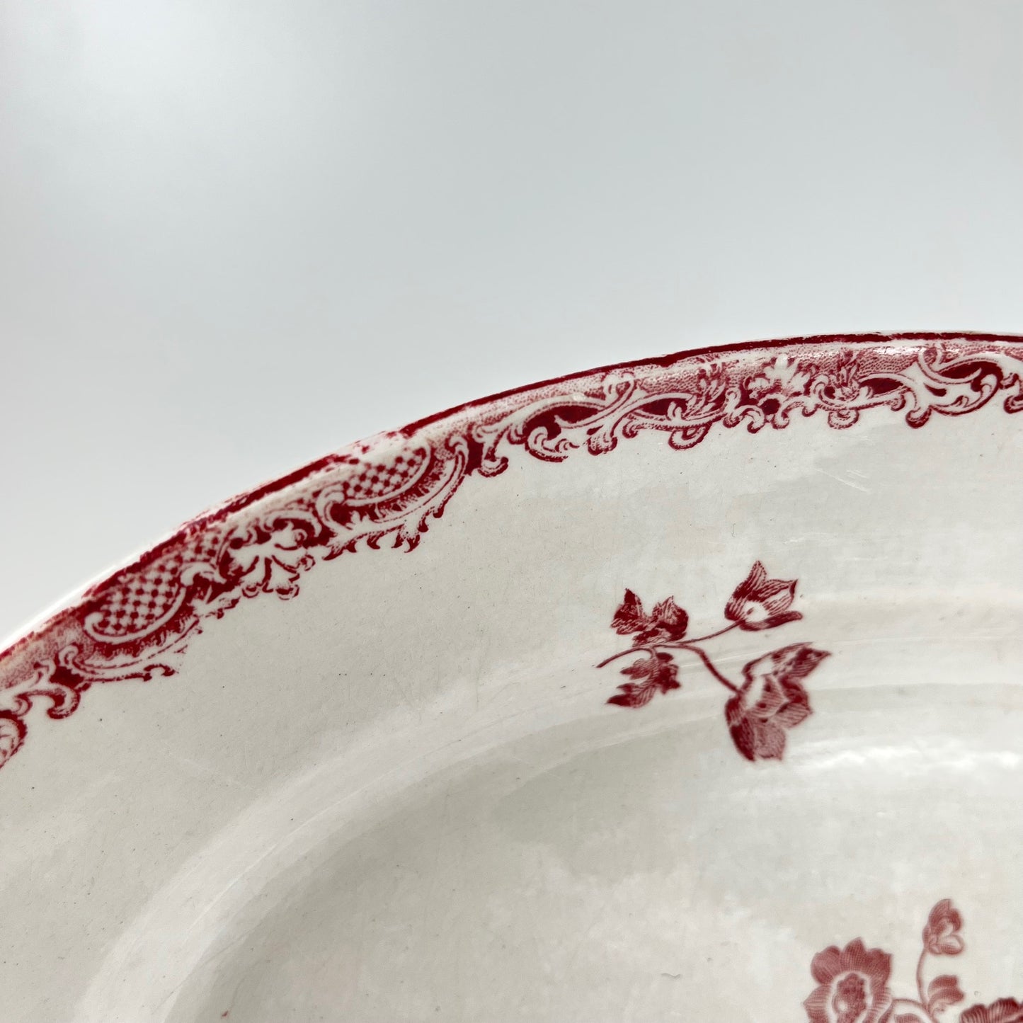Oval dish "Fontange" Sarreguemines, red