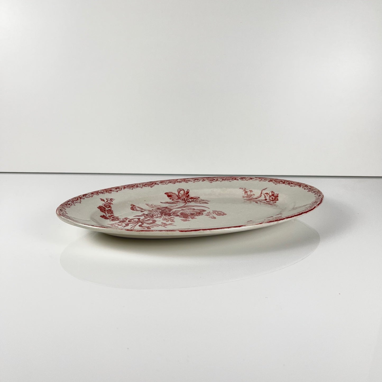 Oval dish "Fontange" Sarreguemines, red