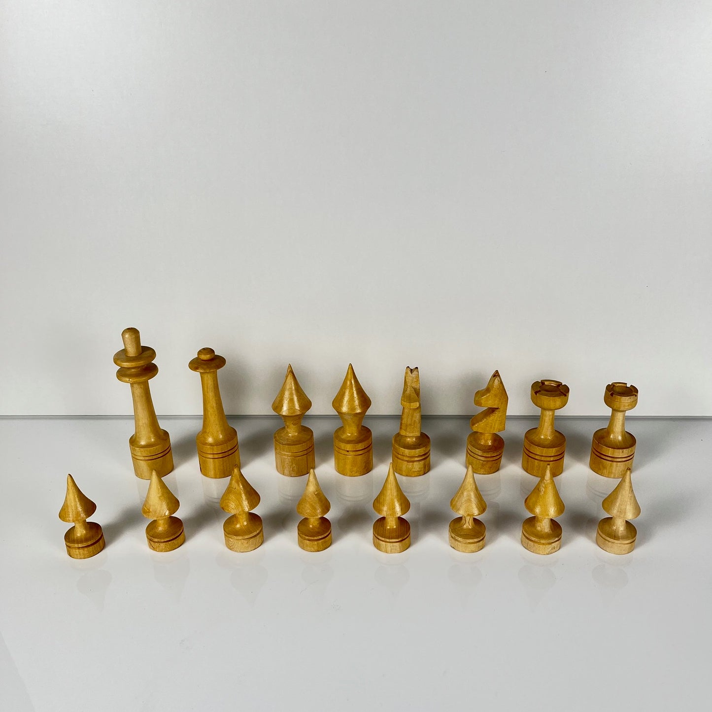 Grand Échiquier vintage artisanal en bois massif 46 cm