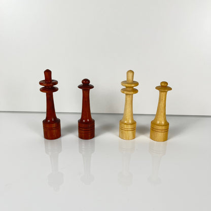 Grand Échiquier vintage artisanal en bois massif 46 cm