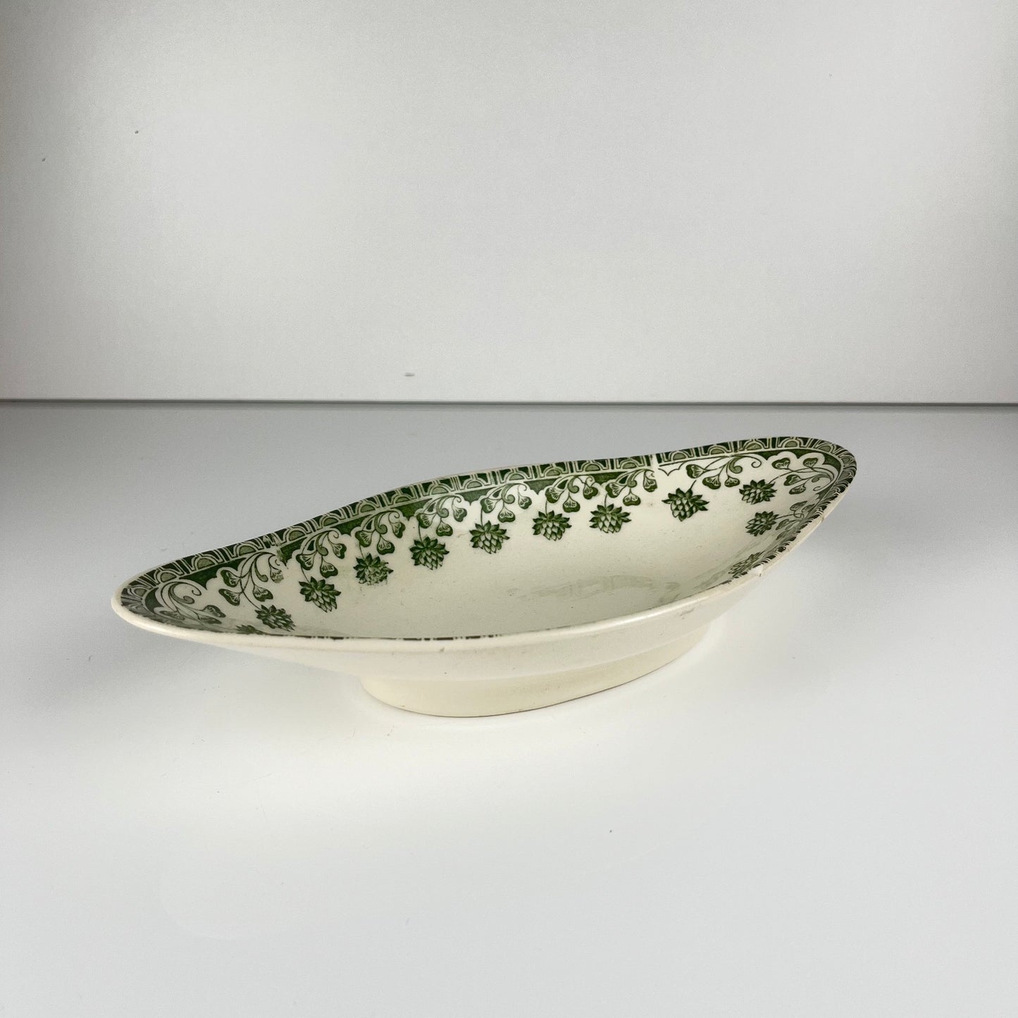 Ravier Badonviller "Trèfle" (Clover) pattern green, First half of the 20th century