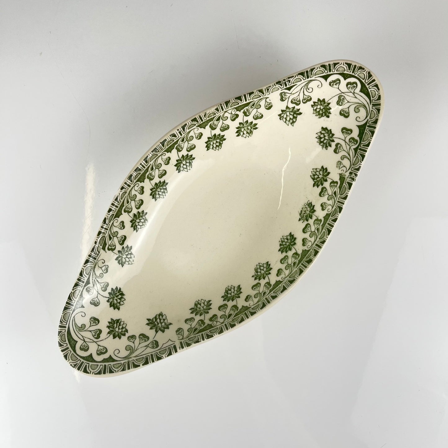 Ravier Badonviller "Trèfle" (Clover) pattern green, First half of the 20th century