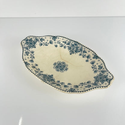 Dish, "Estrées" pattern, by U&C Sarreguemines, blue, 1900