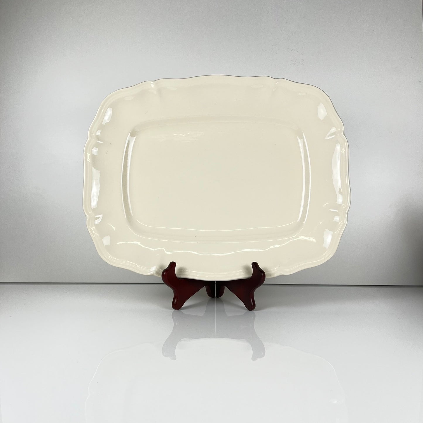 Large rectangular Sarreguemines cream dish, early 20th century