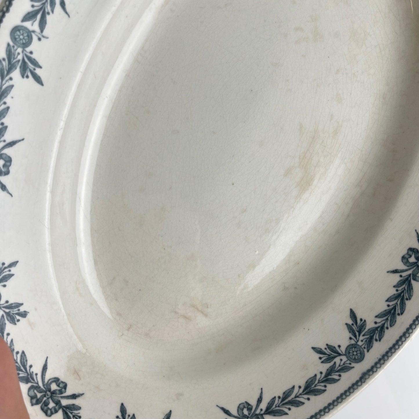 Large ironstone oval dish, "Lauriers" pattern by Moulins des loups - Hamage, 1900