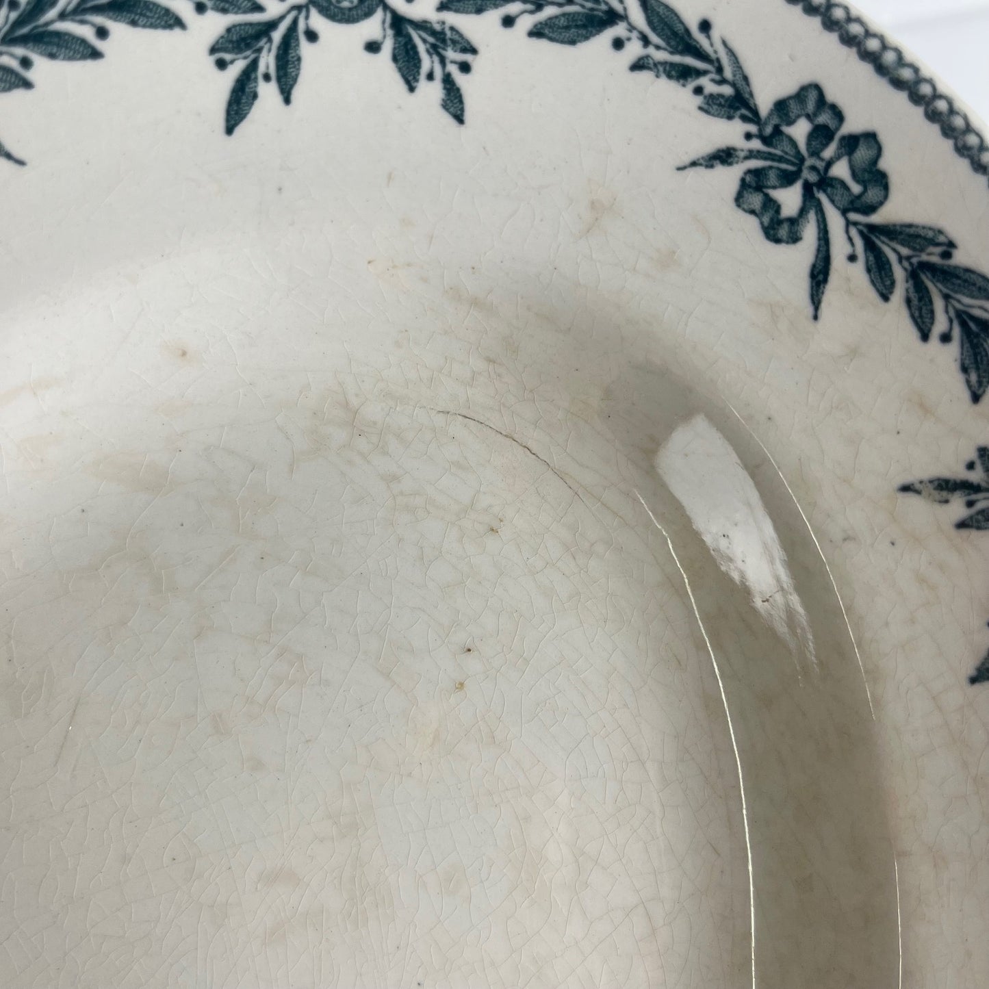 Large ironstone oval dish, "Lauriers" pattern by Moulins des loups - Hamage, 1900