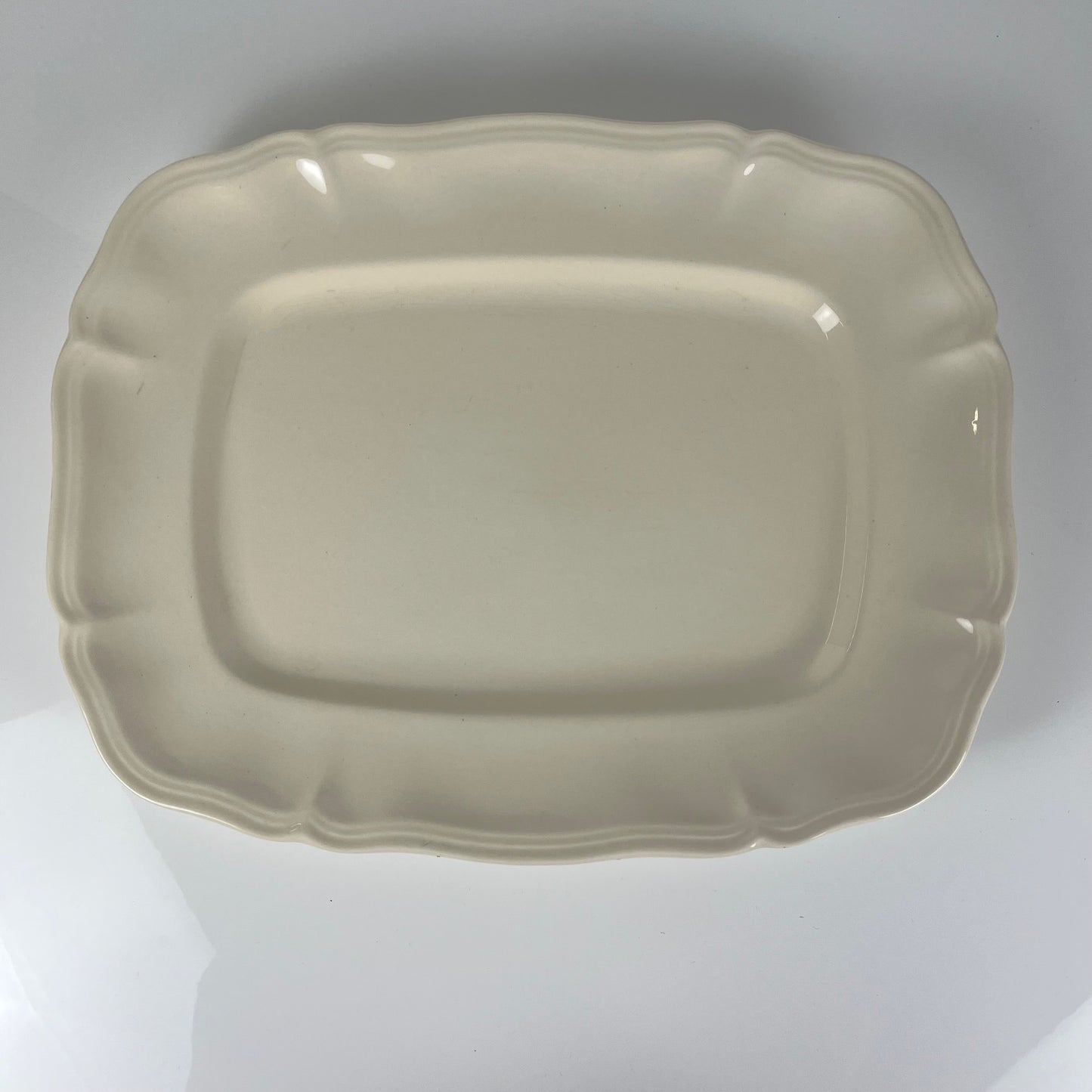 Large rectangular Sarreguemines cream dish, early 20th century