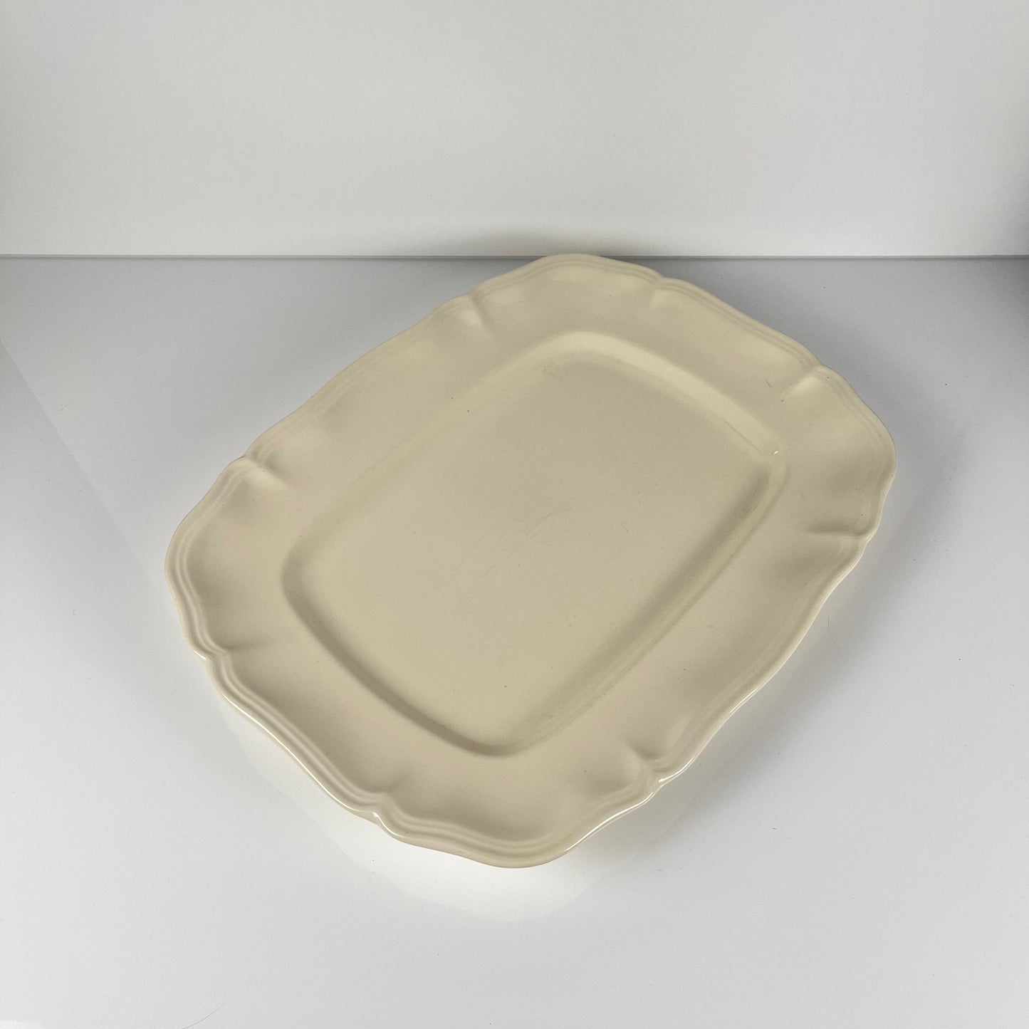 Large rectangular Sarreguemines cream dish, early 20th century