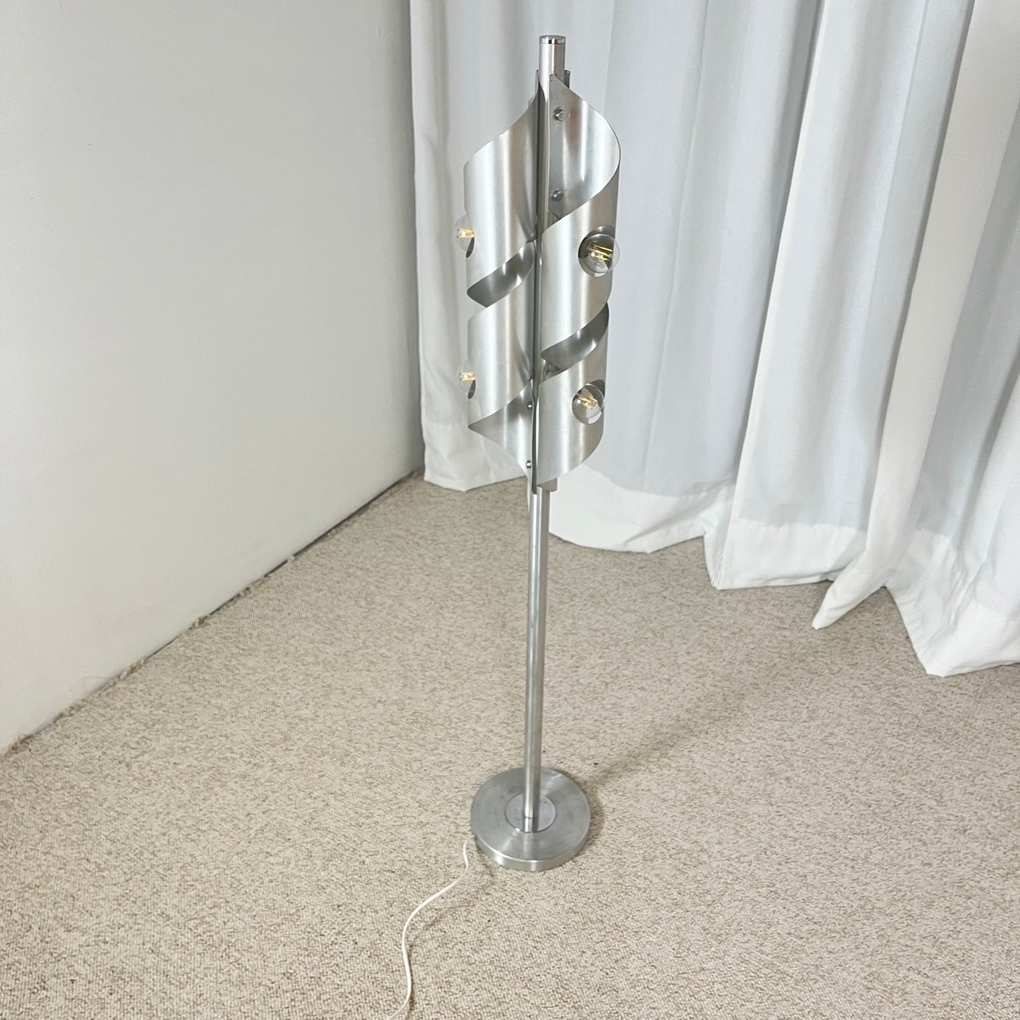 Lampadaire aluminium brossé, style Space Age, années 1970